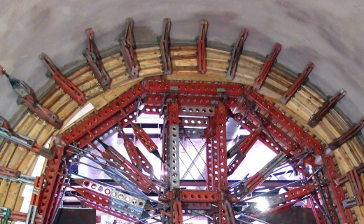 Image of wagon wheel formwork for Tottenham tunnel construction.